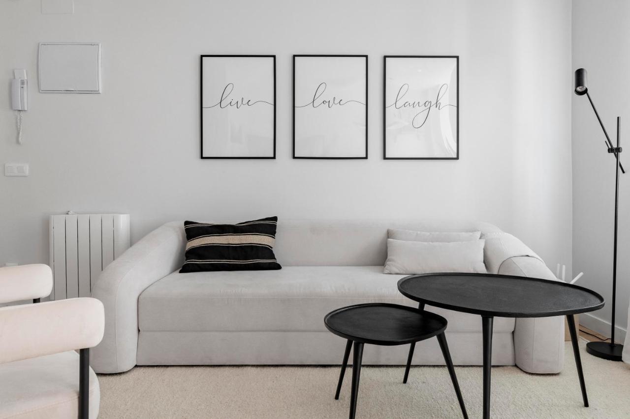 Cozy 2 Bedroom Apartment With Patio Madrid Esterno foto